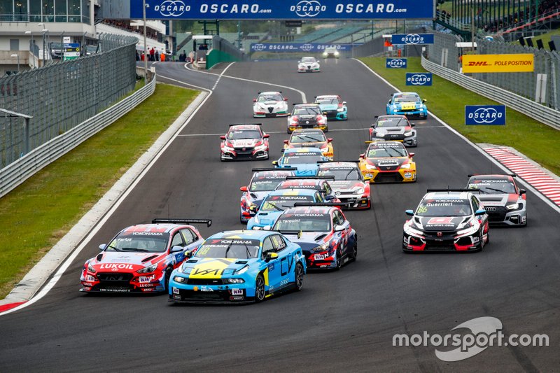 Augusto Farfus, BRC Hyundai N LUKOIL Racing Team Hyundai i30 N TCR, Yann Ehrlacher, Cyan Performance Lynk & Co 03 TCR
