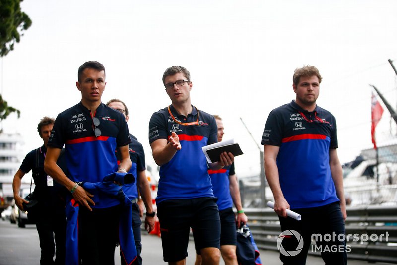 Alexander Albon, Toro Rosso walks the track
