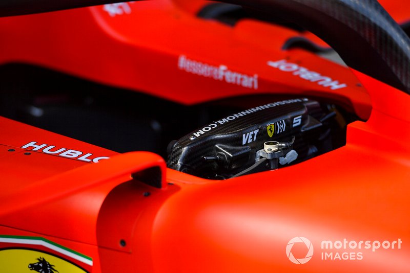 Parte trasera del coche de Sebastian Vettel, volante Ferrari SF90