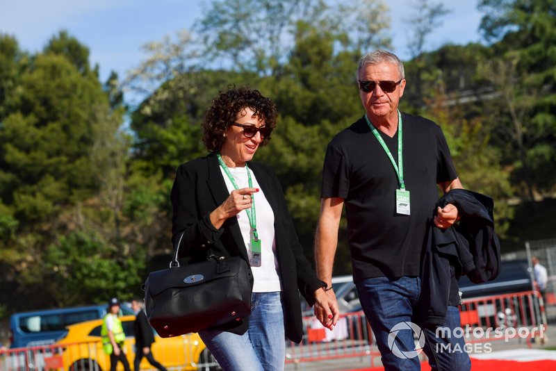 Grace Ricciardo and Joe Ricciardo parents of Daniel Ricciardo, Renault arrive in the paddock