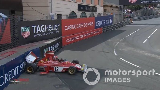 Charles Leclerc choca el Ferrari de 1974 de Niki Lauda