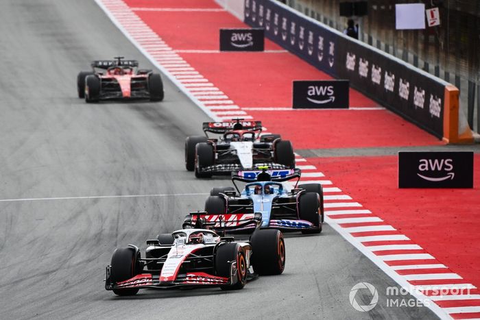 Kevin Magnussen, Haas VF-23, Pierre Gasly, Alpine A523, Nyck de Vries, AlphaTauri AT04