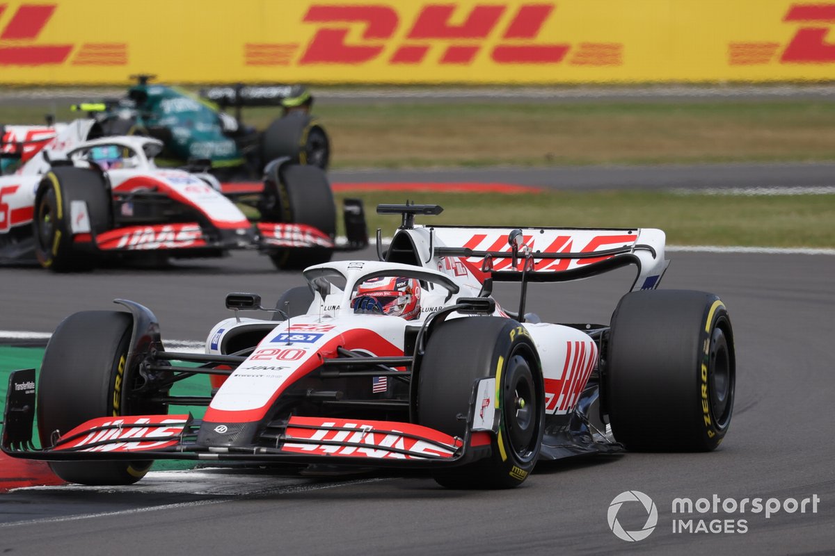 Kevin Magnussen, Haas VF-22, Mick Schumacher, Haas VF-22