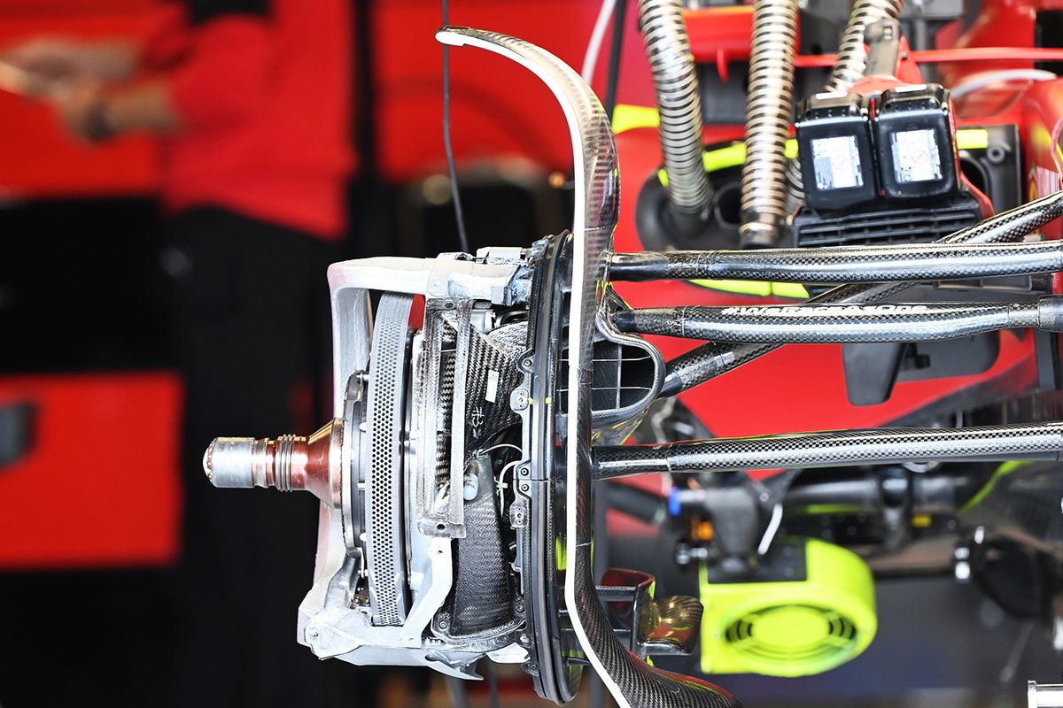 Ferrari F1-75: Vorderrad-Bremse