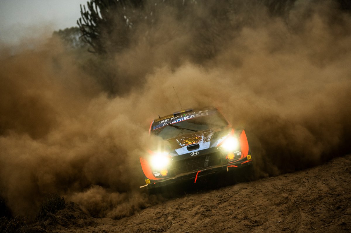 Oliver Solberg, Elliott Edmondson