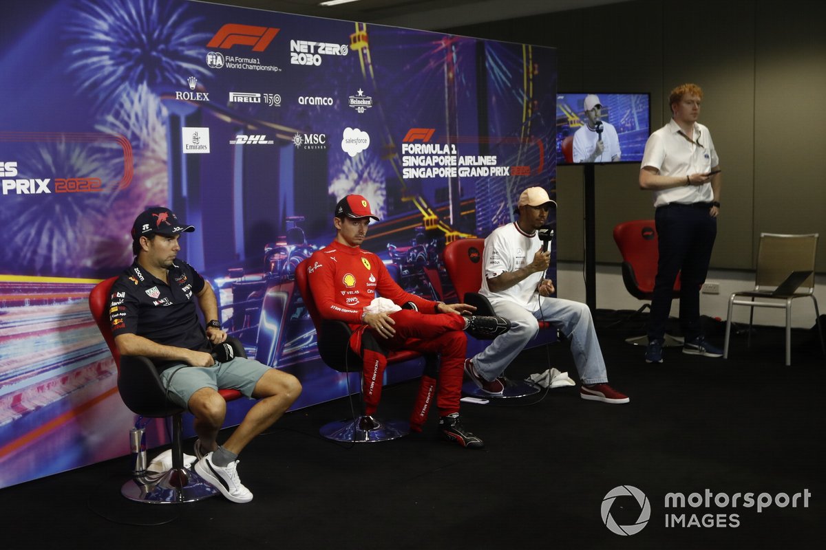 Sergio Perez, Red Bull Racing, Charles Leclerc, Ferrari, Lewis Hamilton, Mercedes AMG, durante la conferenza stampa post qualifiche