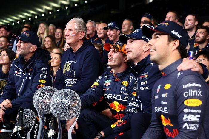 El campeón del mundo Max Verstappen, Red Bull Racing celebra su bicampeonato con el equipo
