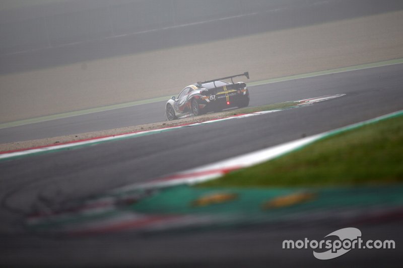 #157 Ferrari 488 Challenge, Formula Racing: Tani Hanna