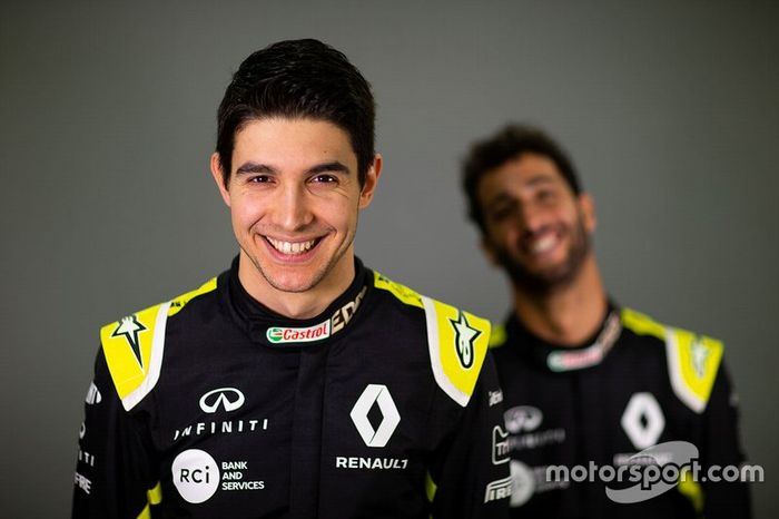 Daniel Ricciardo, Esteban Ocon, Renault F1 Team
