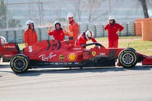 Sebastian Vettel, Ferrari SF1000 fermo in pista