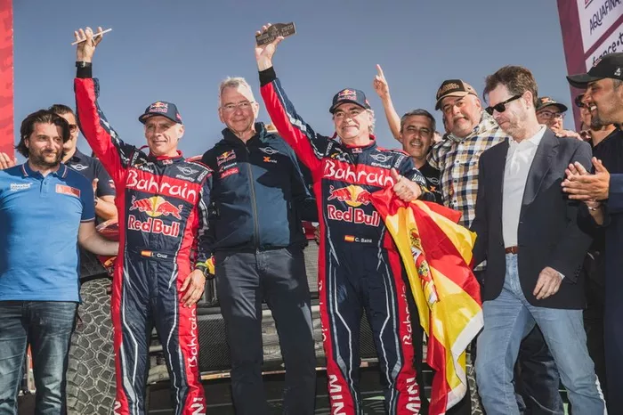 #305 JCW X-Raid Team: Carlos Sainz, Lucas Cruz con Sven Quandt