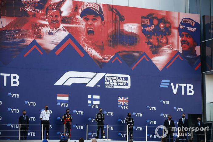 Podio: ganador de la carrera Valtteri Bottas, Mercedes-AMG F1, tercer lugar Lewis Hamilton, Mercedes-AMG F1