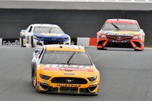 Clint Bowyer, Stewart-Haas Racing, Ford Mustang Rush Truck Centers/Cummins