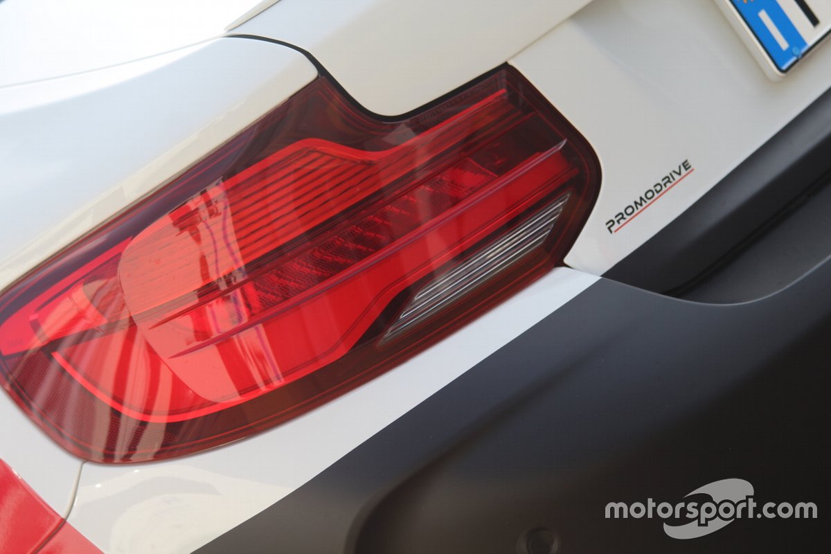 BMW M2 CS Racing