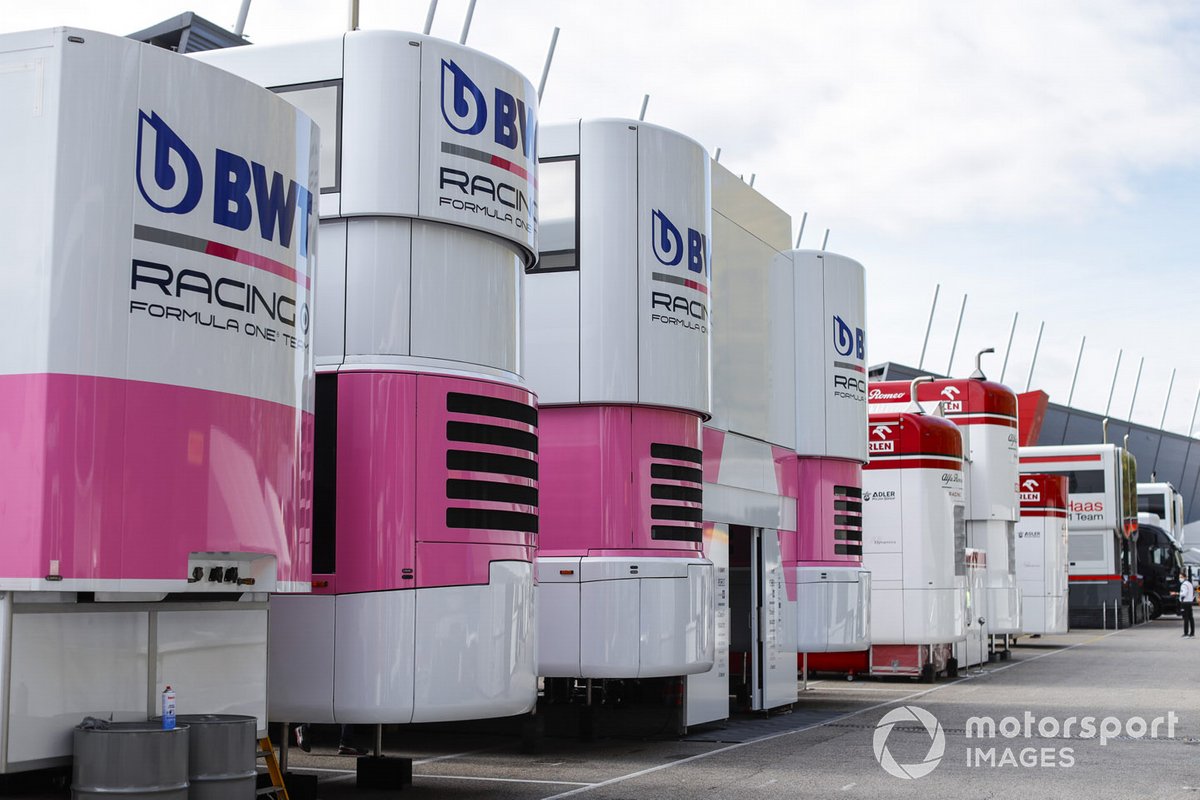 Motorhome della Racing Point nel paddock