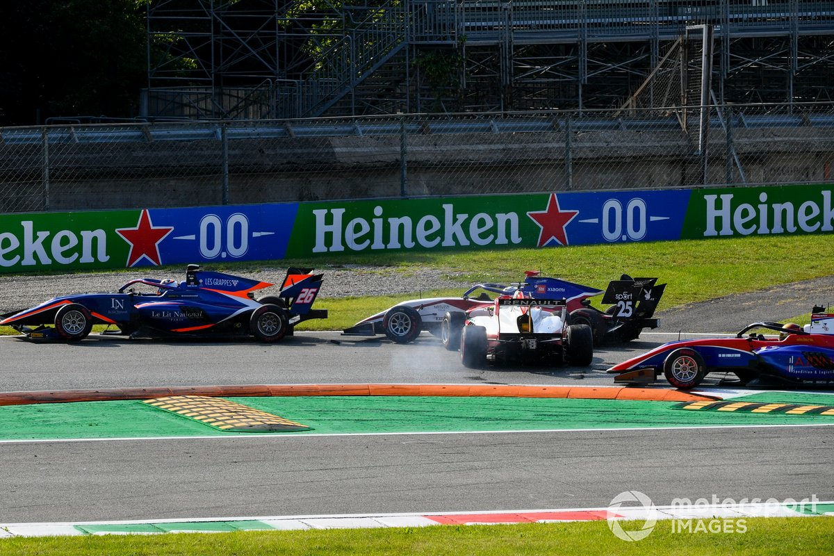 El accidente de Oscar Piastri, Prema Racing