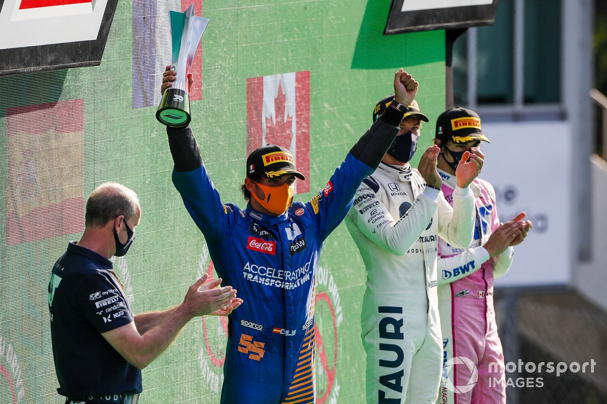 Podio: segundo lugar Carlos Sainz Jr., McLaren