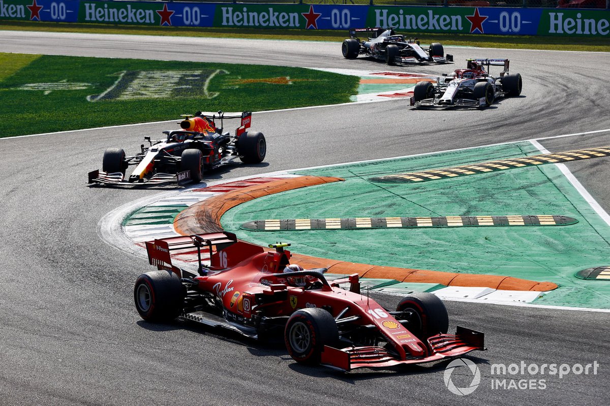 Charles Leclerc, Ferrari SF1000, Alex Albon, Red Bull Racing RB16, e Antonio Giovinazzi, Alfa Romeo Racing C39