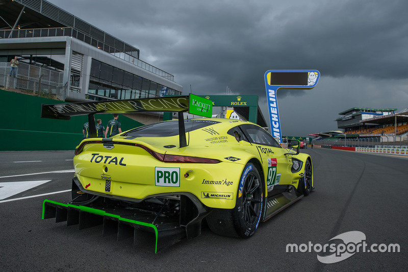 #97 Aston Martin Racing Aston Martin Vantage AMR: Alex Lynn, Maxime Martin, Jonathan Adams