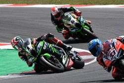 Jonathan Rea, Kawasaki Racing, Marco Melandri, Aruba.it Racing-Ducati SBK Team running wide