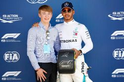 Billy Monger presents the Pole Position award to Lewis Hamilton, Mercedes AMG F1