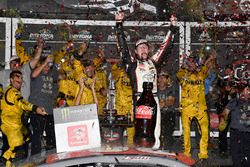 Erik Jones, Joe Gibbs Racing, Toyota Camry buyatoyota.com, celebrates in victory lane