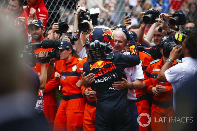 Daniel Ricciardo, Red Bull Racing, Helmut Markko, Consultant, Red Bull Racing