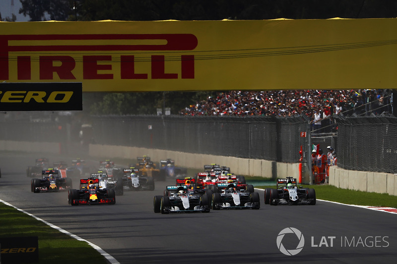 Lewis Hamilton, Mercedes F1 W07 Hybrid, Nico Rosberg, Mercedes F1 W07 Hybrid, Nico Hulkenberg, Force