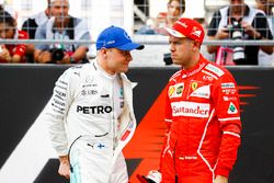 Valtteri Bottas, Mercedes AMG F1, Sebastian Vettel, Ferrari, talk after Qualifying