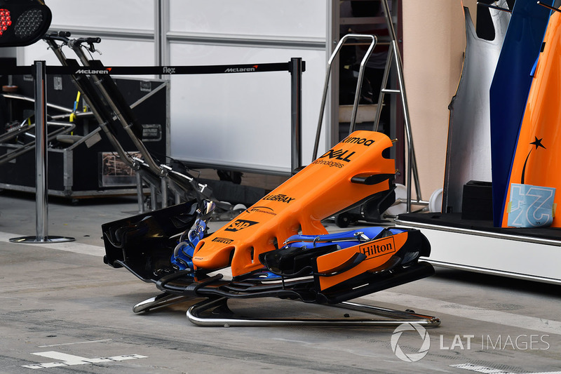 McLaren MCL33 nose and front wing