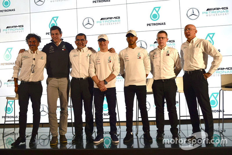 Lewis Hamilton, Mercedes-AMG F1, Valtteri Bottas, Mercedes-AMG F1, Toto Wolff, Mercedes AMG F1 Direc