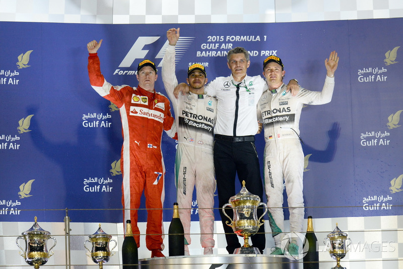 Podio: segundo puesto Kimi Raikkonen, Ferrari, ganador de la carrera Lewis Hamilton, Mercedes AMG F1