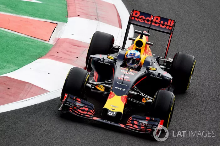 2016 : Red Bull RB12, motor TAG-Heuer (Renault)