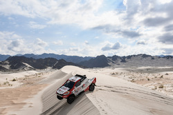 #304 Toyota Gazoo Racing Toyota: Giniel de Villiers, Dirk von Zitzewitz