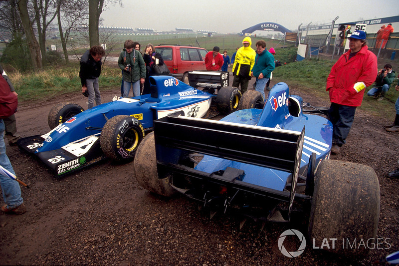 (L to R): The twin Ligier JS39s of Martin Brundle, and Mark Blundell, who span out of the race on laps 8 and 21 respectively