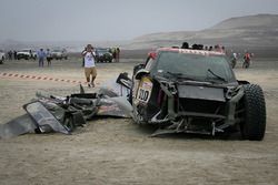 Crashed car of #310 X-Raid Team Mini: Bryce Menzies, Peter Mortensen