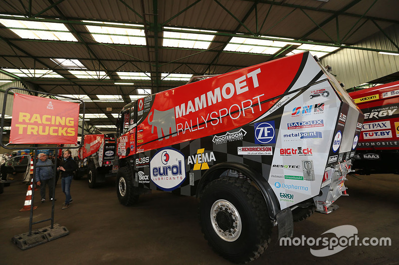 Los equipos se preparan en Le Havre para el largo viaje a Lima, Perú