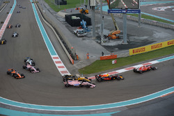 Nico Hulkenberg, Renault Sport F1 Team RS17 and Esteban Ocon, Sahara Force India VJM10 battle for po