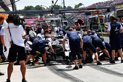 Lance Stroll, Williams FW41 s'arrête aux stands
