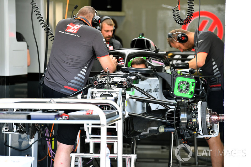 Sayap depan Haas F1 Team VF-18