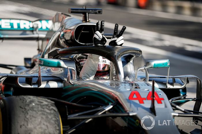 Lewis Hamilton, Mercedes AMG F1 W09 celebra la victoria
