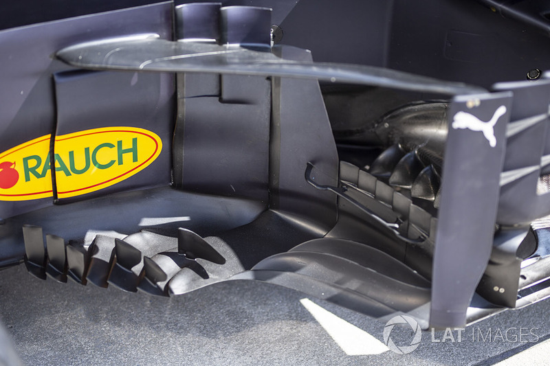 Red Bull Racing RB14 barge boards