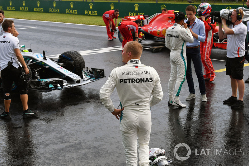Valtteri Bottas, Mercedes-AMG F1 en el parque cerrado