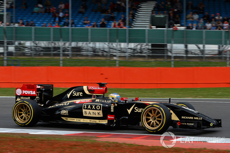 Charles Pic, Lotus E22 con neumáticos Pirelli de 18 pulgadas