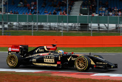 Charles Pic, Lotus E22, Pirelli 18 inç lastikleri