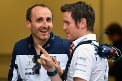 Резервный пилот Williams Роберт Кубица и Роб Смедли