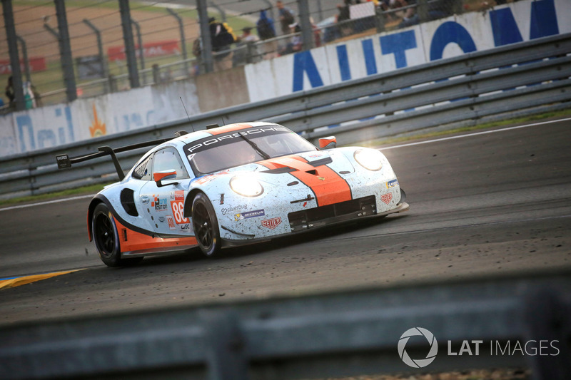 #86 Gulf Racing Porsche 911 RSR: Michael Wainwright, Benjamin Barker, Alex Davison