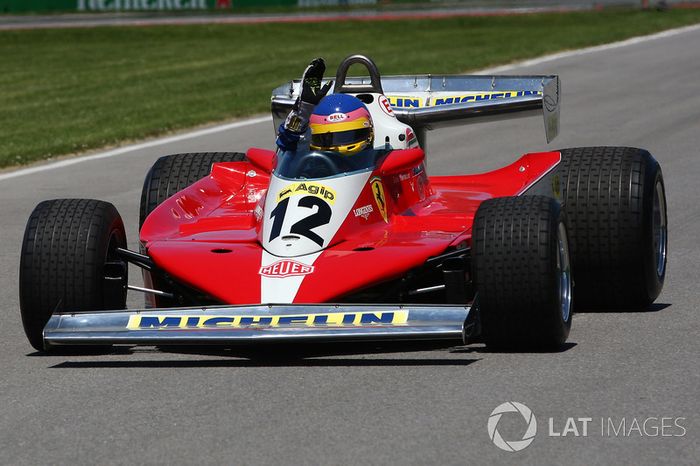 Jacques Villeneuve, conduce el Ferrari 312T3 en el cual su padre ganó el GP de Canadá de 1978