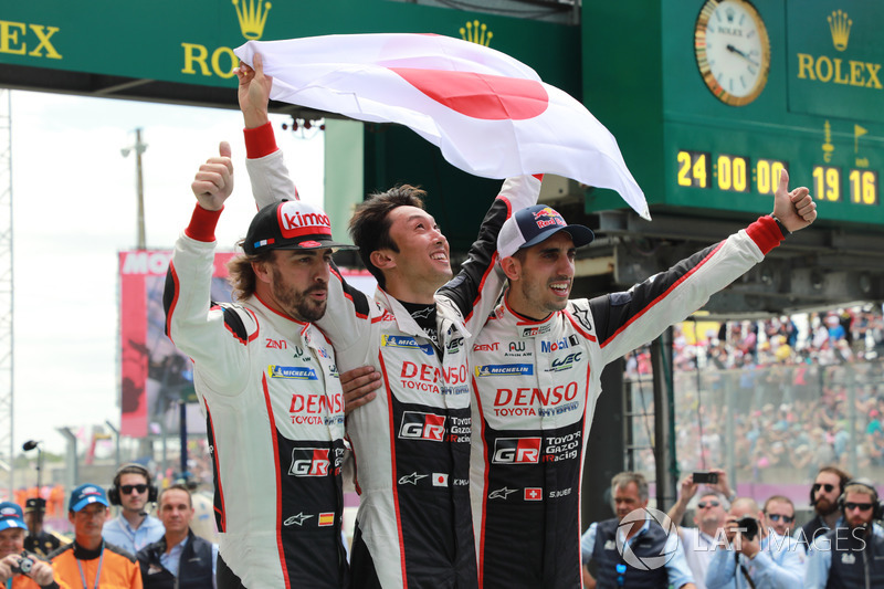 Winners #8 Toyota Gazoo Racing Toyota TS050: Sébastien Buemi, Kazuki Nakajima, Fernando Alonso