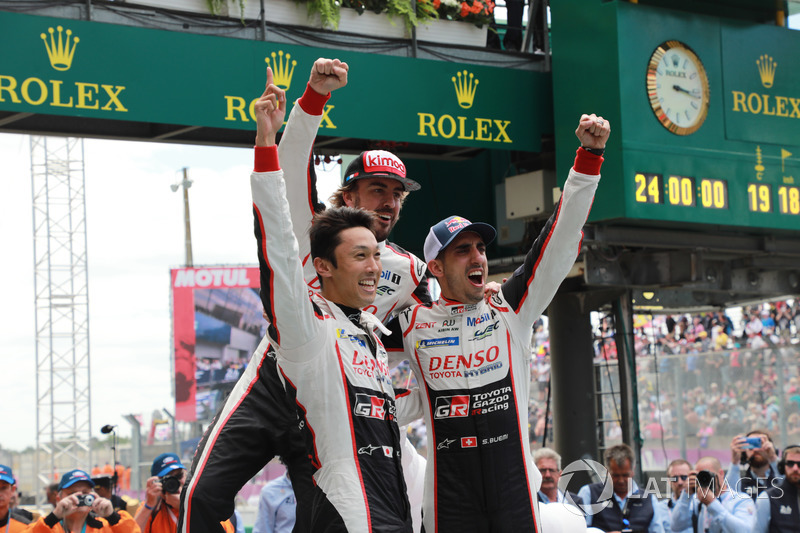 Winners #8 Toyota Gazoo Racing Toyota TS050: Sébastien Buemi, Kazuki Nakajima, Fernando Alonso